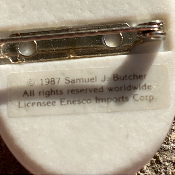 Precious Moments Samuel J Butcher Enesco White Oval Brooch with Cartoon Design - Picture 8 of 10